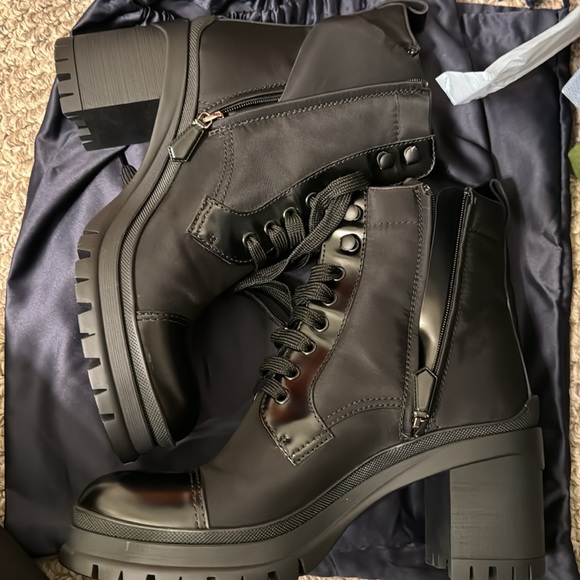 PRADA Re-Nylon and Leather Booties w/Dust Bag and Box- 39 1/2 - Picture 5 of 16
